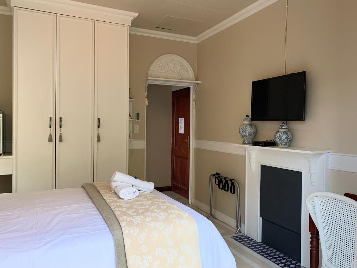 Villa Lugano Guesthouse โจฮันเนสเบิร์ก ภายนอก รูปภาพ